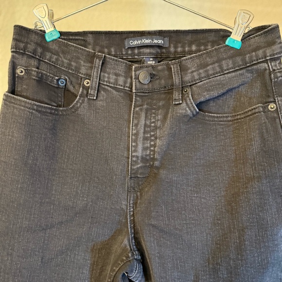 Calvin Klein women’s size 29 black high rise skinny jeans. - Picture 4 of 9